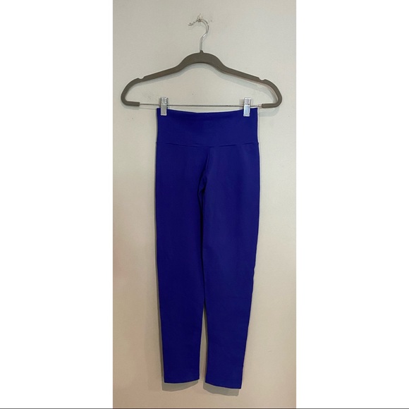 Blue Body Brazil Pants - **DONATING ** Women’s Blue Body Brazil scrunch butt leggings